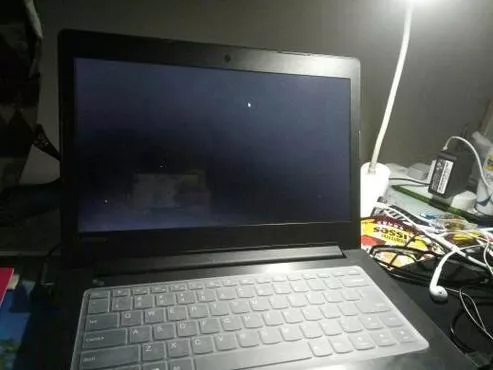 電腦卡在重新啟動怎么解決