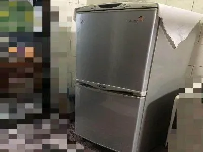 冰箱冷凝器在什么位置