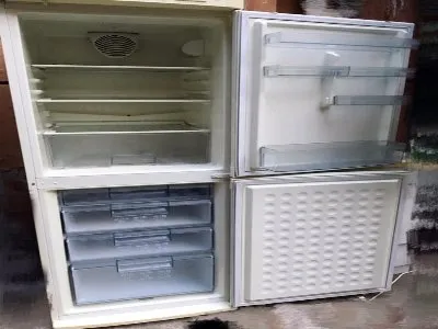 美的bcd-95冰箱蒸發器穿孔如何修