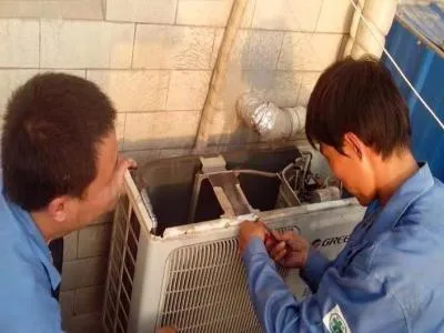 格力空調解鎖孔在哪里