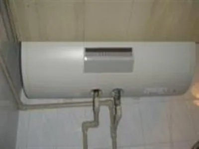 热水器喷污水怎么回事